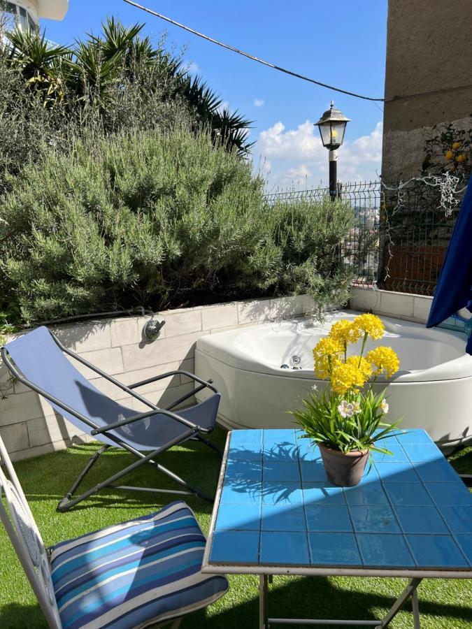 Hotel La Finestra Nel Giardino à Naples Extérieur photo